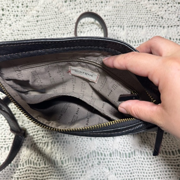 Margot Black Leather Crossbody Bag - Picture 5 of 7